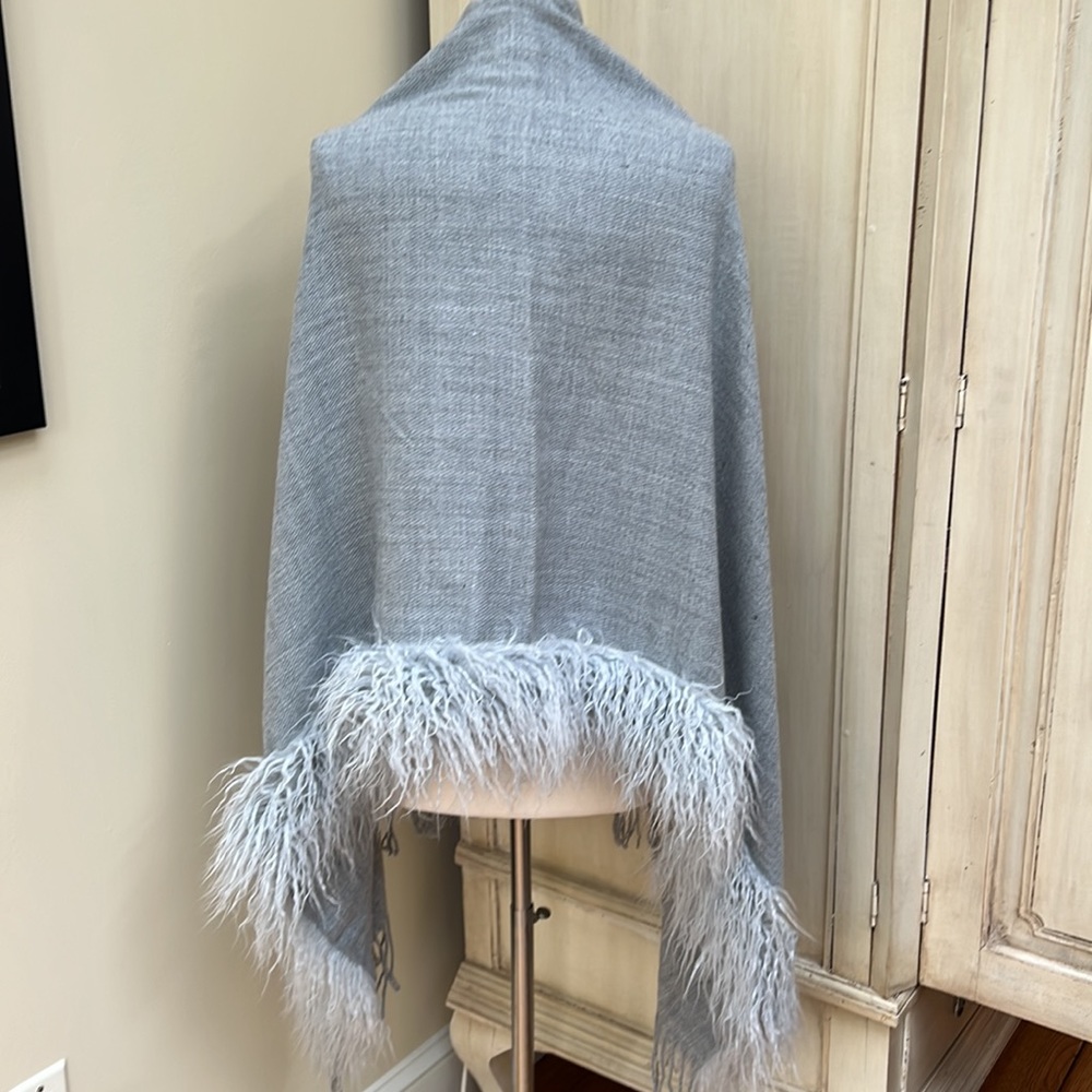 2 Chic Gorgeous Light Gray Wrap - image 3